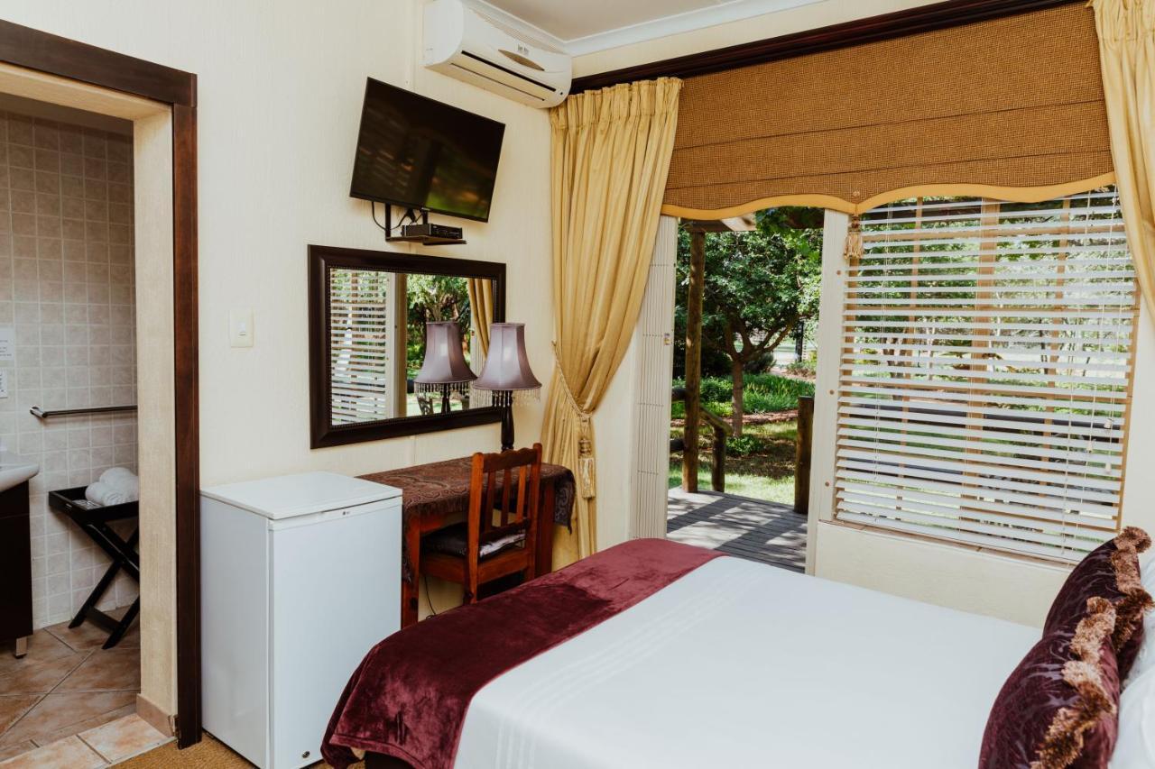 Boubou Bed And Breakfast Rustenburg Exteriör bild
