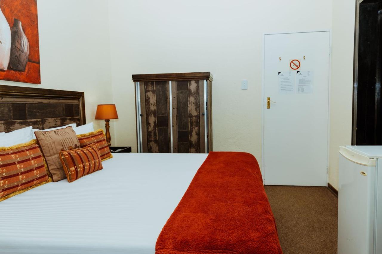 Boubou Bed And Breakfast Rustenburg Exteriör bild