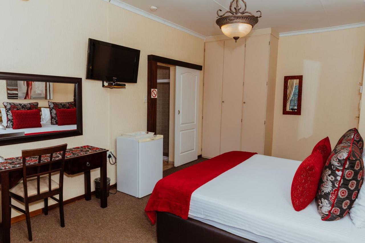 Boubou Bed And Breakfast Rustenburg Exteriör bild
